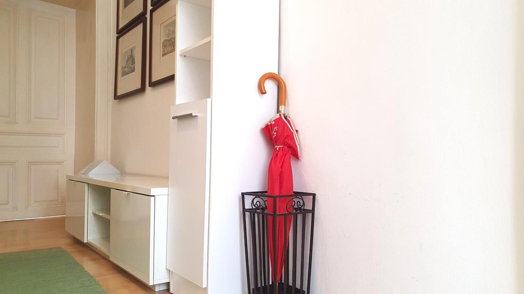 Quiet 2-room Flat, Walking Distance To Centre Appartamento
